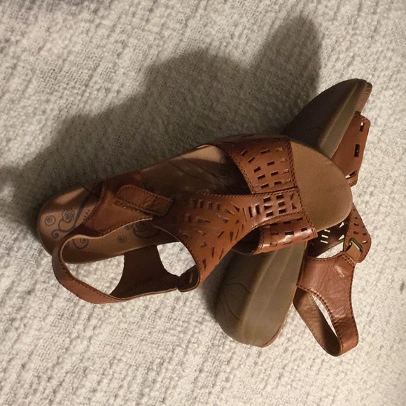 Sandals - Picture 2 of 3